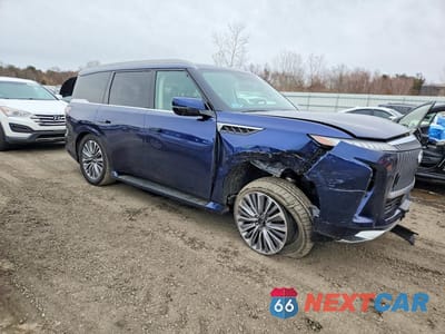 Czwarte zdjęcie samochodu z boku: 2025 INFINITI QX80 LUXE VIN:JN8AZ3BE5S9700278 - miniatura