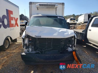 Piąte zdjęcie samochodu w środku: 2017 CHEVROLET EXPRESS REFRIGERATED BOX TRUCK VIN:1GB0GRFF3H1319169 - miniatura