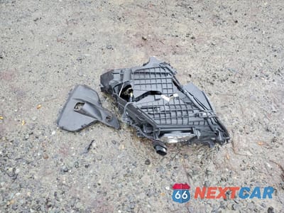 Zdjęcie 13 z 14 samochodu: 2023 VOLVO XC40 RECHARGE PLUS VIN:YV4ED3UW5P2969010 - miniatura