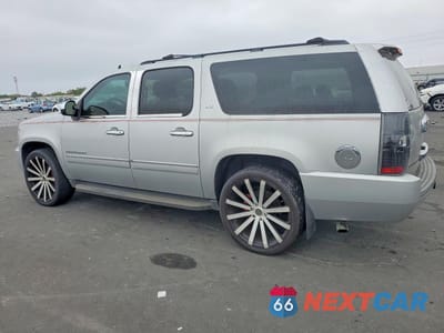 Drugie zdjęcie samochodu z przodu: 2011 CHEVROLET SUBURBAN C1500 LTZ VIN:1GNSCKE01BR205479 - miniatura