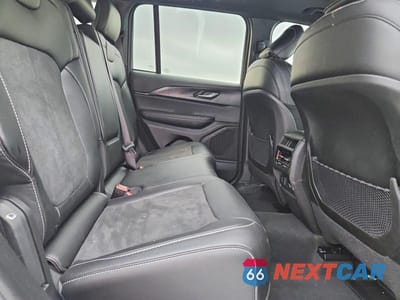 Zdjęcie 10 z 12 samochodu: 2025 JEEP GRAND CHEROKEE LAREDO VIN:1C4RJGAG4SC275283 - miniatura