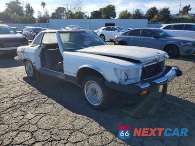 Czwarte zdjęcie samochodu z boku: 1982 MERCEDES-BENZ 380 SL VIN:WDBBA45A6CB010991 - miniatura