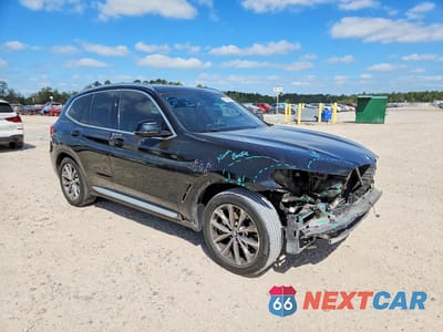 Czwarte zdjęcie samochodu z boku: 2019 BMW X3 SDRIVE30I VIN:5UXTR7C57KLR51900 - miniatura