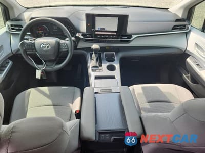 Zdjęcie 8 z 13 samochodu: 2025 TOYOTA SIENNA LE 8-PASSENGER VIN:5TDKSKFC8SS222494 - miniatura
