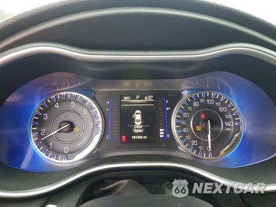 Zdjęcie 9 z 12 samochodu: 2016 CHRYSLER 200 LIMITED VIN:1C3CCCAB6GN182858 - miniatura