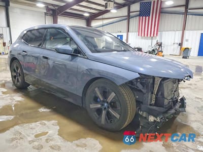 Czwarte zdjęcie samochodu z boku: 2024 BMW IX XDRIVE50 VIN:WB523CF06RCR43316 - miniatura