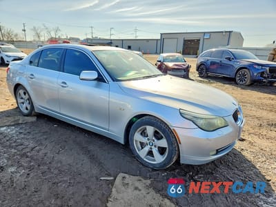 Czwarte zdjęcie samochodu z boku: 2008 BMW 528 XI VIN:WBANV13528C150705 - miniatura