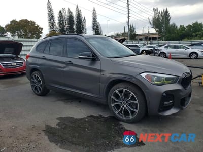 Czwarte zdjęcie samochodu z boku: 2020 BMW X1 SDRIVE28I VIN:WBXJG7C02L5P34654 - miniatura