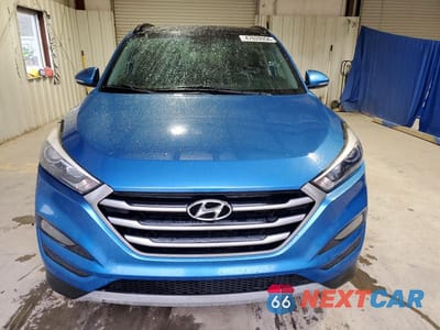 Piąte zdjęcie samochodu w środku: 2018 HYUNDAI TUCSON VALUE VIN:KM8J33A21JU696340 - miniatura