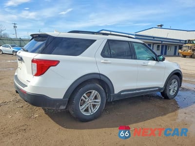 Trzecie zdjęcie samochodu z tyłu: 2021 FORD EXPLORER XLT VIN:1FMSK8DHXMGB22438 - miniatura