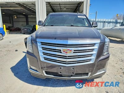 Piąte zdjęcie samochodu w środku: 2016 CADILLAC ESCALADE PLATINUM VIN:1GYS4DKJ2GR331804 - miniatura