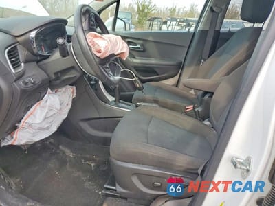 Zdjęcie 7 z 12 samochodu: 2020 CHEVROLET TRAX LS VIN:KL7CJKSB2LB064065 - miniatura