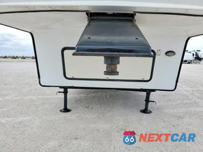 Zdjęcie 9 z 10 samochodu: 2015 KEYSTONE COUGAR RV VIN:4YDF33325F2508197 - miniatura