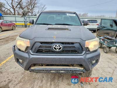 Piąte zdjęcie samochodu w środku: 2015 TOYOTA TACOMA V6 VIN:3TMMU4FNXFM083362 - miniatura