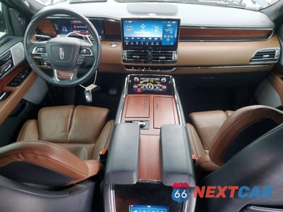 Zdjęcie 8 z 14 samochodu: 2024 LINCOLN NAVIGATOR RESERVE VIN:5LMJJ2LG2REL00329 - miniatura