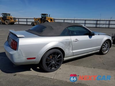 Trzecie zdjęcie samochodu z tyłu: 2006 FORD MUSTANG VIN:1ZVHT84N265111267 - miniatura