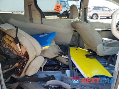 Zdjęcie 11 z 13 samochodu: 2014 TOYOTA SIENNA LE 8-PASSENGER VIN:5TDKK3DC7ES428449 - miniatura