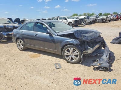 Czwarte zdjęcie samochodu z boku: 2008 MERCEDES-BENZ C 300 VIN:WDDGF54X28F152510 - miniatura