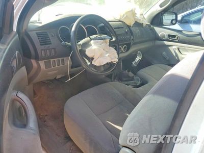 Zdjęcie 8 z 11 samochodu: 2005 TOYOTA TACOMA BASE VIN:5TENX22N35Z075966 - miniatura