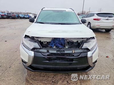 Piąte zdjęcie samochodu w środku: 2018 MITSUBISHI OUTLANDER SE VIN:JA4AD3A36JZ058947 - miniatura