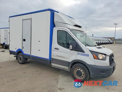 Czwarte zdjęcie samochodu z boku: 2022 FORD TRANSIT DELIVERY TRUCK VIN:1FDBW5Z85NKA01682 - miniatura