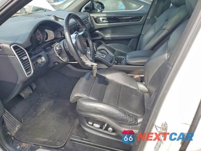 Zdjęcie 7 z 12 samochodu: 2019 PORSCHE CAYENNE VIN:WP1AA2AY5KDA14522 - miniatura