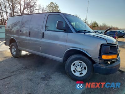 Czwarte zdjęcie samochodu z boku: 2009 CHEVROLET EXPRESS 2500 CARGO UTILITY / SERVICE VAN VIN:1GCGG25C591157359 - miniatura