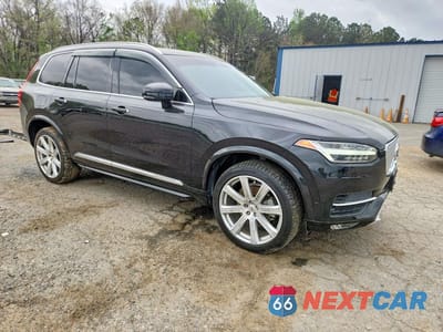 Czwarte zdjęcie samochodu z boku: 2016 VOLVO XC90 T6 VIN:YV4A22PL2G1072975 - miniatura