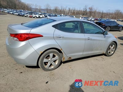 Trzecie zdjęcie samochodu z tyłu: 2012 HYUNDAI ELANTRA GLS VIN:KMHDH4AE6CU375606 - miniatura