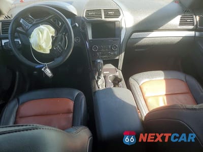 Zdjęcie 8 z 13 samochodu: 2019 FORD EXPLORER XLT VIN:1FM5K8D86KGA88931 - miniatura