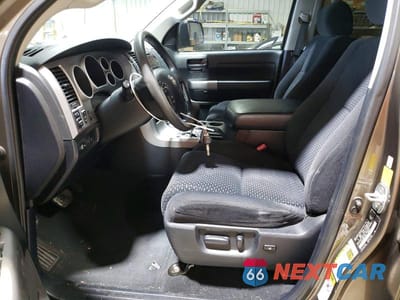 Zdjęcie 7 z 12 samochodu: 2011 TOYOTA TUNDRA DOUBLE CAB SR5 VIN:5TFUW5F1XBX177050 - miniatura