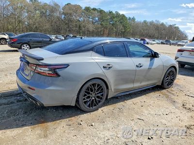 Trzecie zdjęcie samochodu z tyłu: 2019 NISSAN MAXIMA PLATINUM VIN:1N4AA6AV2KC378455 - miniatura