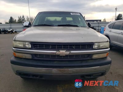 Piąte zdjęcie samochodu w środku: 2000 CHEVROLET SILVERADO K1500 VIN:1GCEK19TXYZ210616 - miniatura