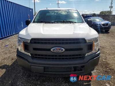 Piąte zdjęcie samochodu w środku: 2018 FORD F150 SUPER CAB VIN:1FTEX1C56JKF06145 - miniatura