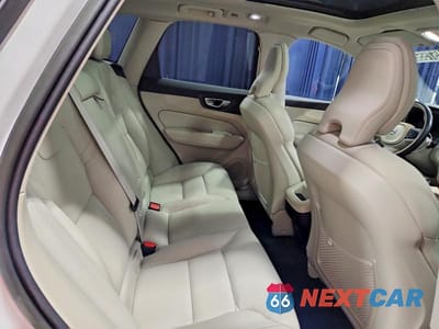 Zdjęcie 11 z 13 samochodu: 2022 VOLVO XC60 B5 MOMENTUM VIN:YV4L12RK4N1059061 - miniatura