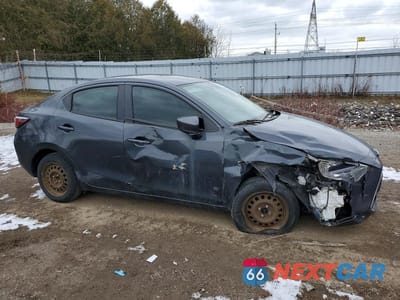 Czwarte zdjęcie samochodu z boku: 2016 TOYOTA YARIS VIN:3MYDLBYVXGY103223 - miniatura