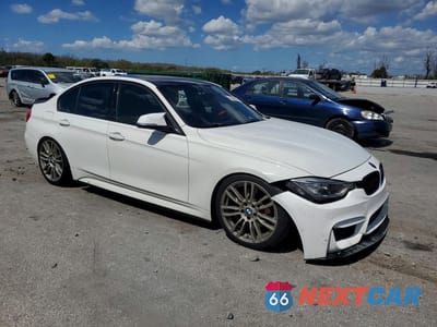Czwarte zdjęcie samochodu z boku: 2013 BMW 335 XI VIN:WBA3B9C50DF140455 - miniatura
