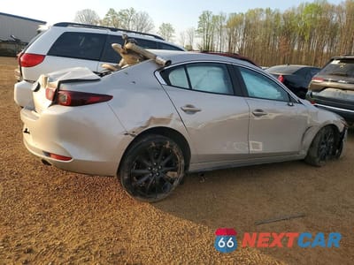 Trzecie zdjęcie samochodu z tyłu: 2025 MAZDA 3 SELECT SPORT VIN:JM1BPABM3S1774458 - miniatura