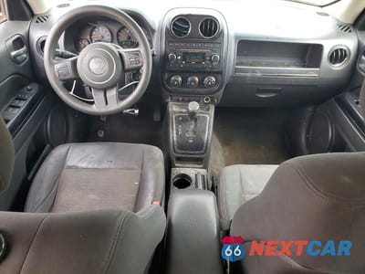 Zdjęcie 8 z 12 samochodu: 2012 JEEP PATRIOT SPORT VIN:1C4NJPBA9CD568939 - miniatura