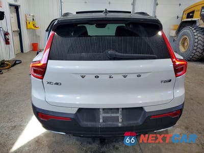 Zdjęcie 6 z 14 samochodu: 2019 VOLVO XC40 T5 R-DESIGN VIN:YV4162UM5K2057519 - miniatura