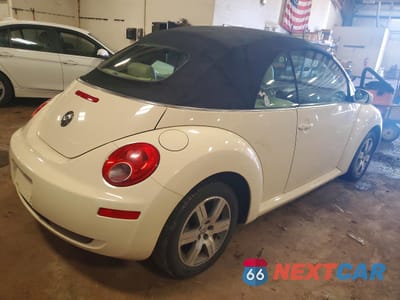 Trzecie zdjęcie samochodu z tyłu: 2006 VOLKSWAGEN NEW BEETLE CONVERTIBLE OPTION PACKAGE 1 VIN:3VWRG31Y76M331783 - miniatura