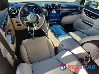 Zdjęcie 8 z 13 samochodu: 2026 MERCEDES-BENZ GLC 300 VIN:W1NKM4GB5TF495270 - miniatura