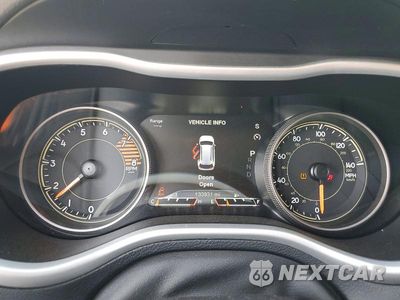Zdjęcie 9 z 13 samochodu: 2017 JEEP CHEROKEE TRAILHAWK VIN:1C4PJMBS2HW566719 - miniatura