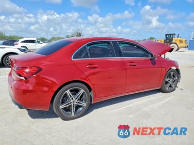 Trzecie zdjęcie samochodu z tyłu: 2020 MERCEDES-BENZ A 220 VIN:W1K3G4EB0LJ210211 - miniatura
