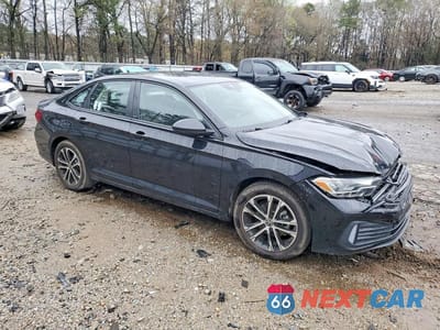 Czwarte zdjęcie samochodu z boku: 2024 VOLKSWAGEN JETTA VIN:3VWBM7BUXRM001475 - miniatura