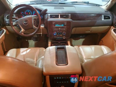 Zdjęcie 8 z 13 samochodu: 2007 GMC YUKON XL DENALI VIN:1GKFK668X7J228780 - miniatura
