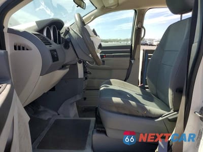 Zdjęcie 7 z 13 samochodu: 2010 DODGE GRAND CARAVAN SE VIN:2D4RN4DE4AR155280 - miniatura