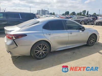 Trzecie zdjęcie samochodu z tyłu: 2024 TOYOTA CAMRY SE VIN:4T1G11AK2RU256093 - miniatura