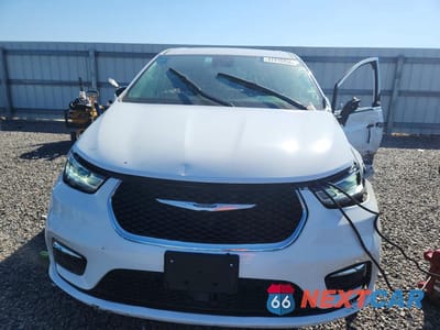 Piąte zdjęcie samochodu w środku: 2024 CHRYSLER PACIFICA TOURING L VIN:2C4RC1BG2RR151777 - miniatura