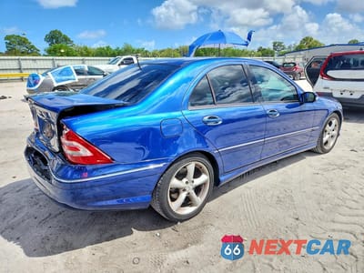 Trzecie zdjęcie samochodu z tyłu: 2005 MERCEDES-BENZ C 230K SPORT SEDAN VIN:WDBRF40J55F706941 - miniatura